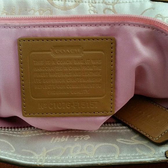 Authentic Coach handbag - Picture 4 of 5
